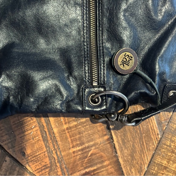 The Sak vintage black leather bag with floral Interior. Great condition - Picture 8 of 16